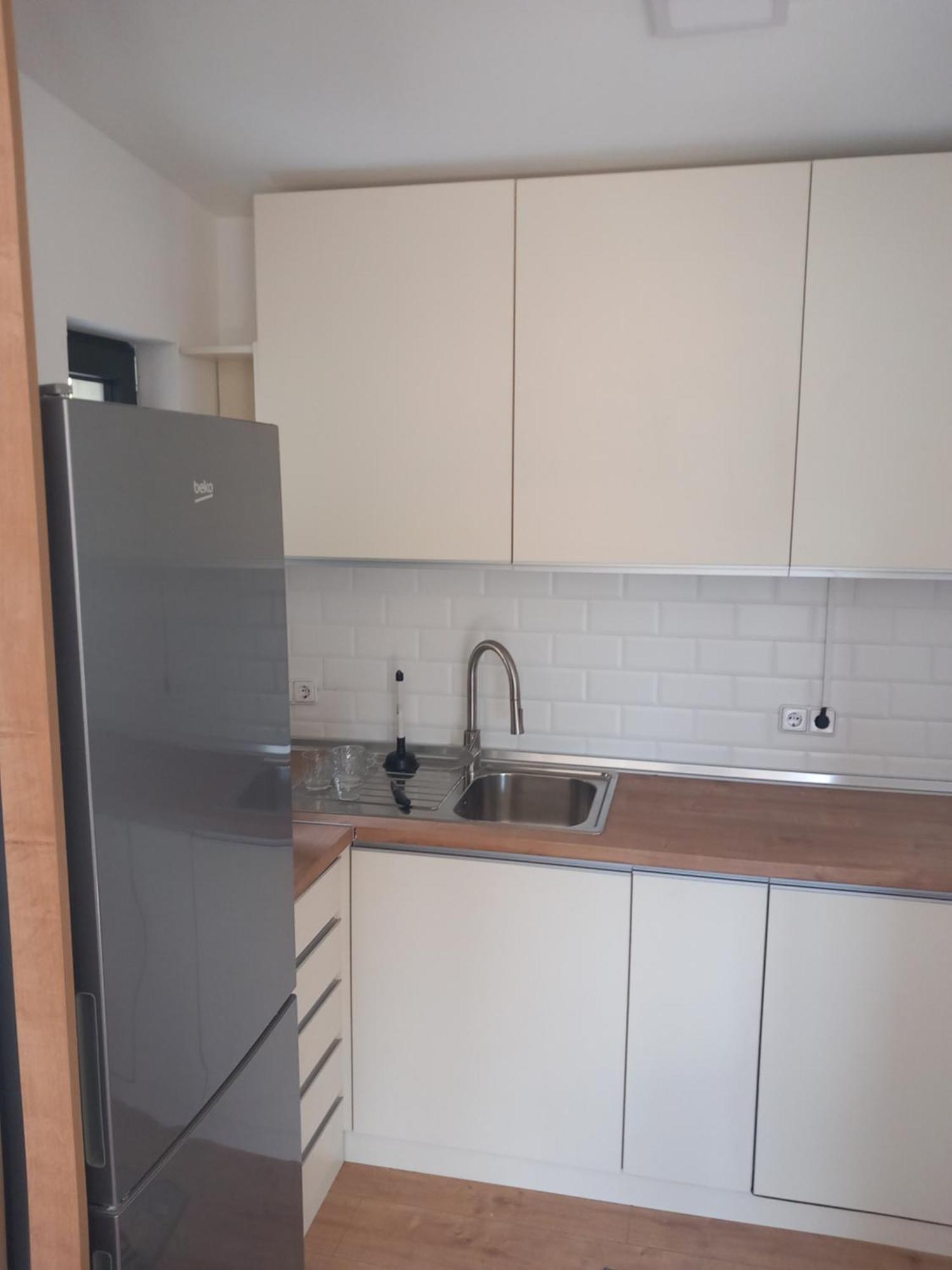 Hills,small With Garden And Garage Appartement