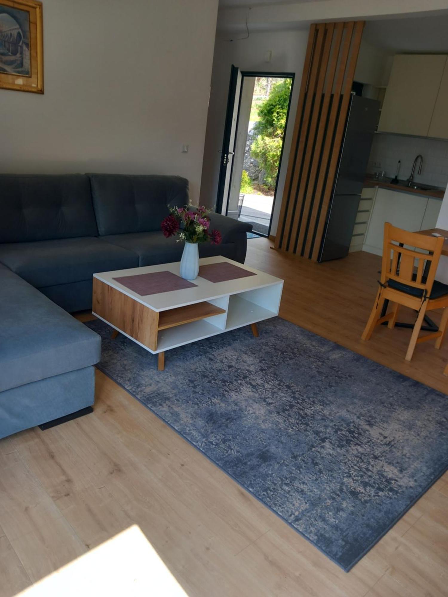 Appartement Hills,small With Garden And Garage *