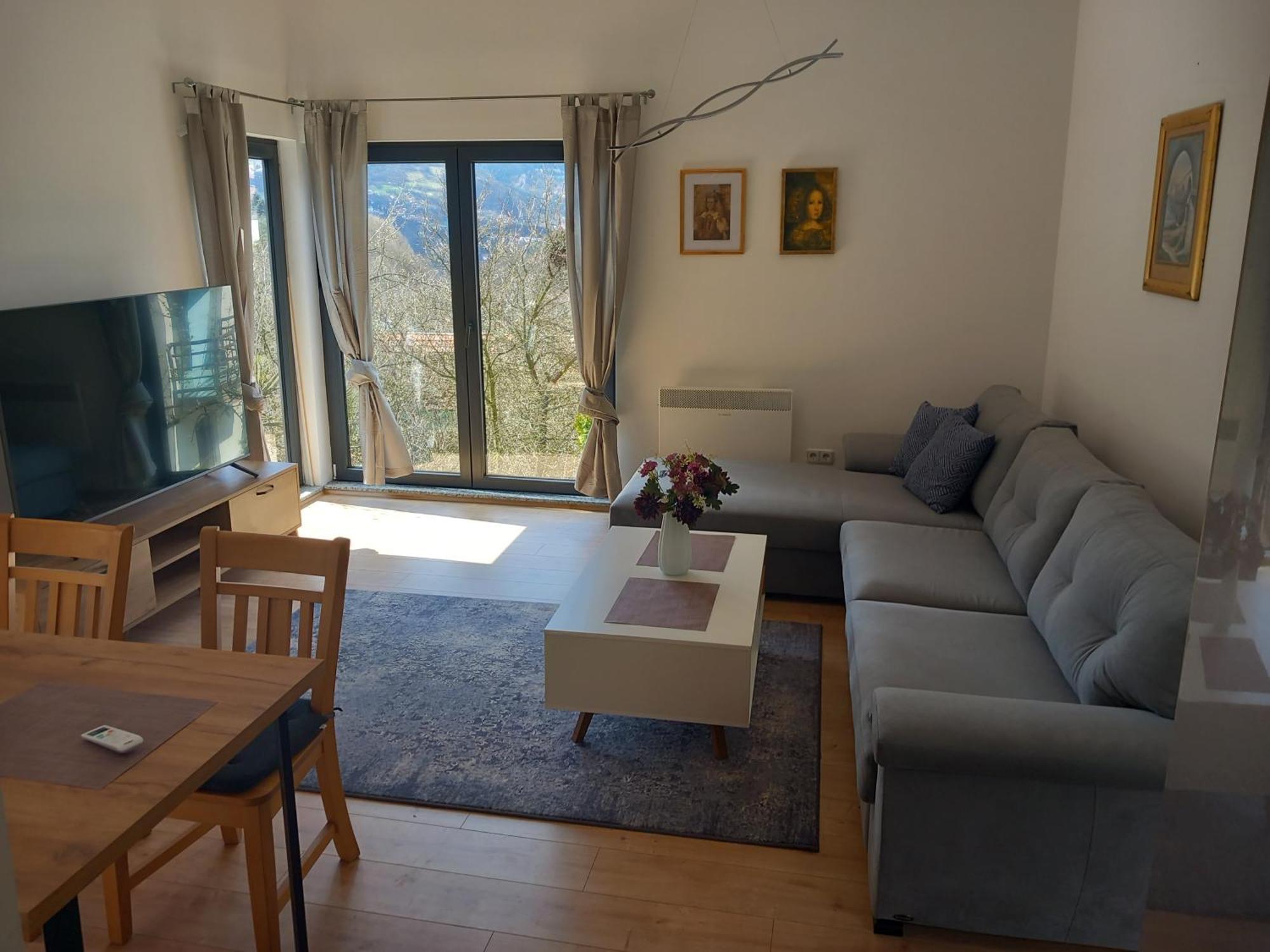Hills,small With Garden And Garage * SJJ